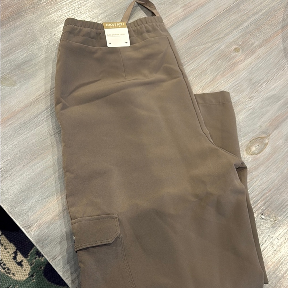 Chico's Wide-Leg Cargo Pants in Taupe Brown